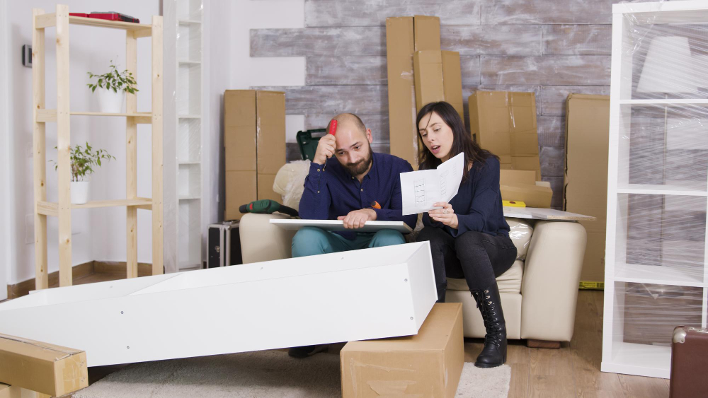 Which One is Better: LCL vs FCL for Furniture
